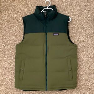 Patagonia reversible down vest size L